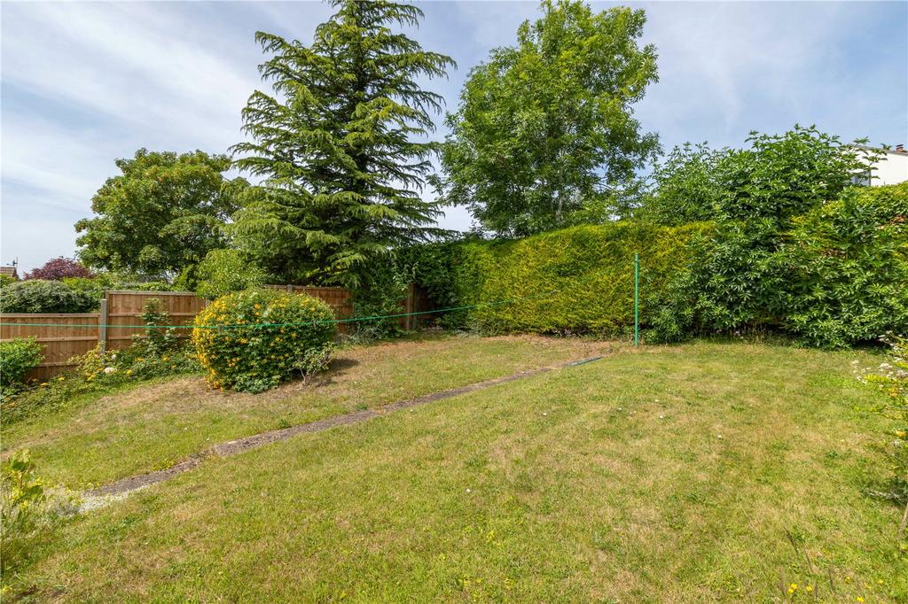 Manton Road, Hitchin, Hertfordshire, SG4 3 bed bungalow £500,000