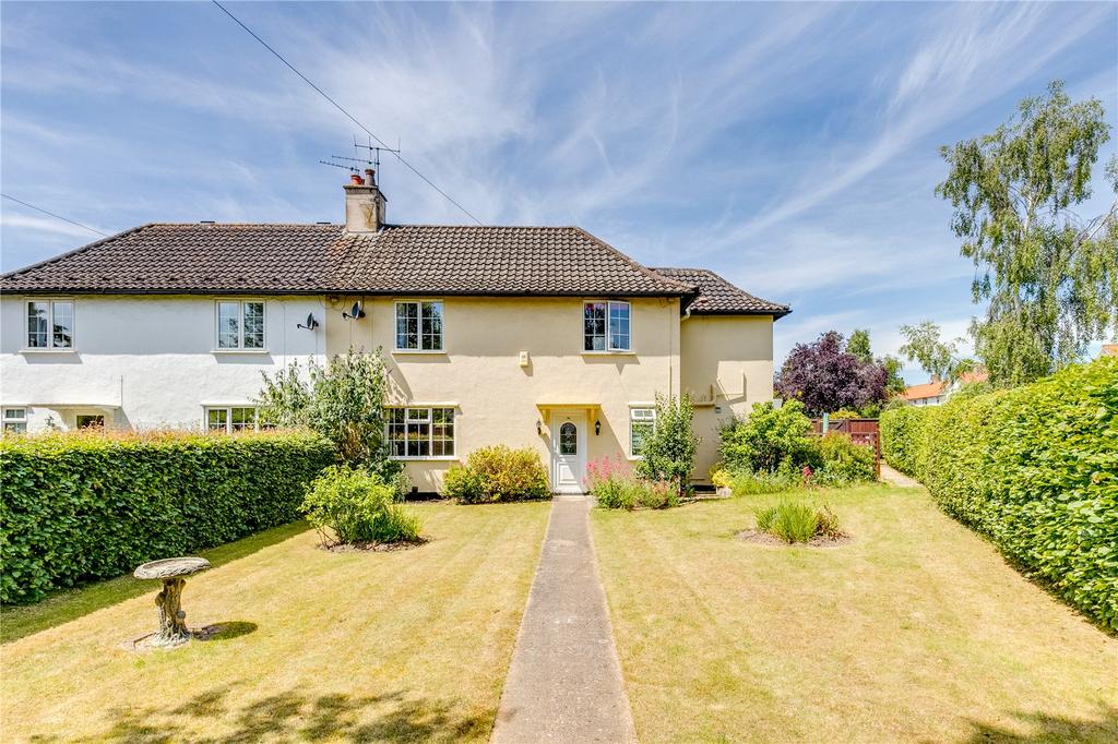 Handside Lane, Welwyn Garden City, Hertfordshire, AL8 4 bed semi
