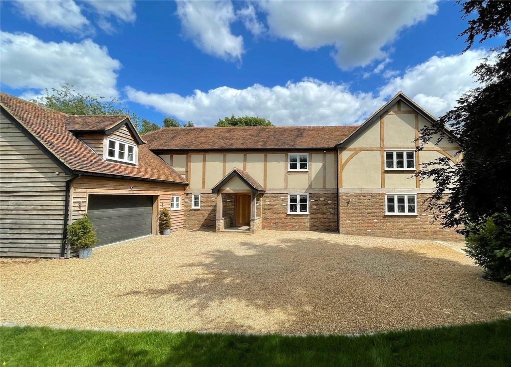 Hawks Hill, Bourne End, Buckinghamshire, SL8 5 bed detached house £