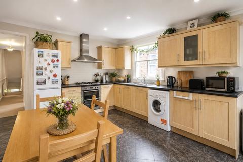 3 bedroom maisonette to rent, Bangalore Street, Putney, SW15