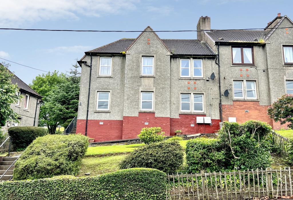 Strathaven Road, Lesmahagow, Lanarkshire 3 bed flat £70,000