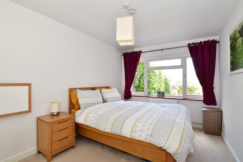 220 Bellegrove Road, Welling, DA16 3RT