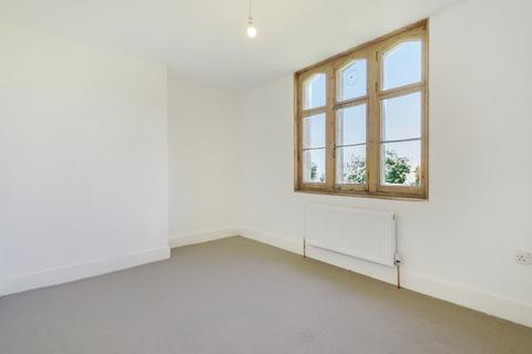 2 bedroom apartment to rent - Garratt Lane London SW17