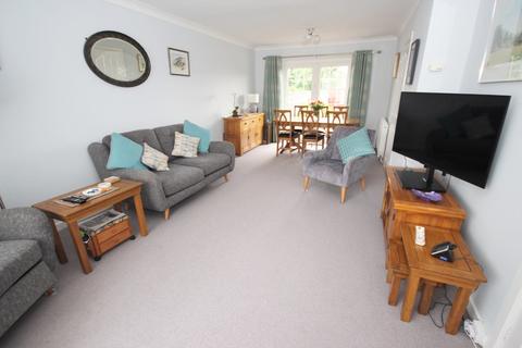 14 Bishops Close, Whitchurch, Cardiff, CF14 1NH