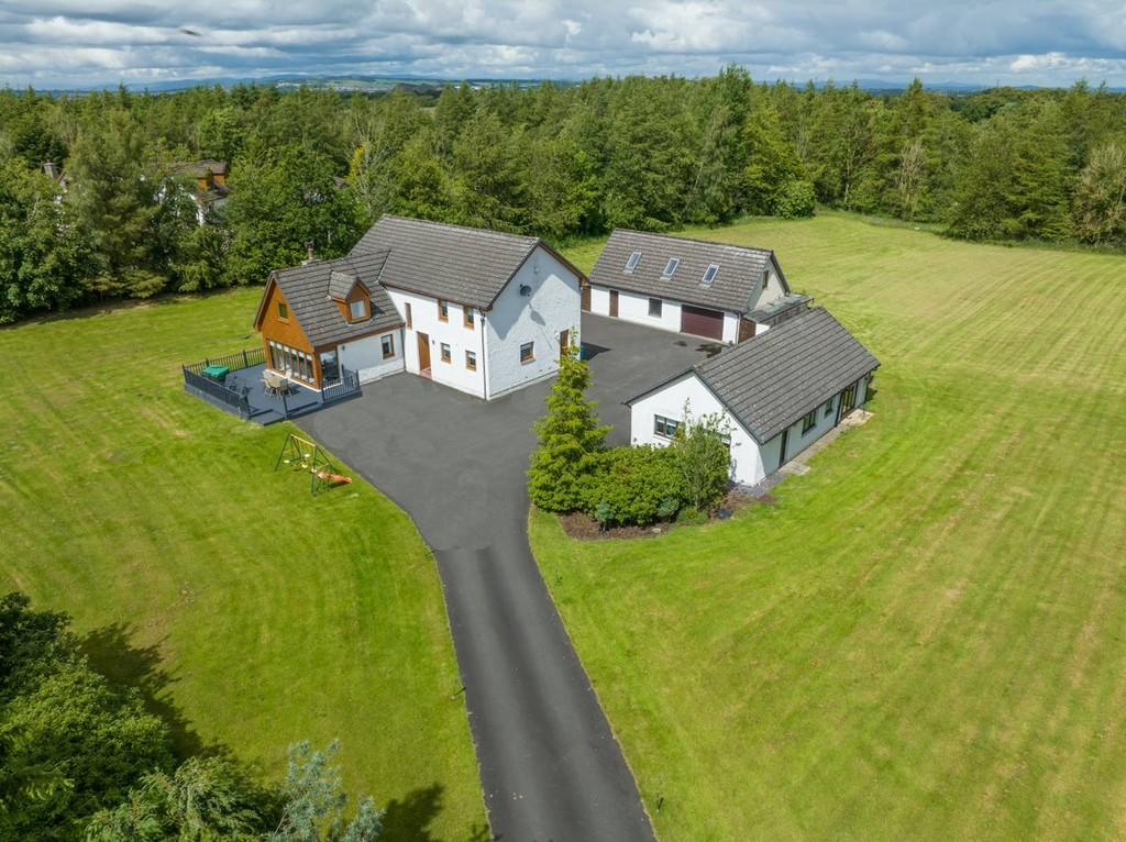 West Harwood Crofts, West Calder 5 bed detached house - £715,000