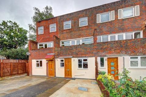 undefined, Worcester Road, Wimbledon