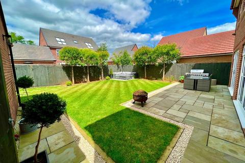 5 bedroom detached house for sale - Worley Way, Moulton