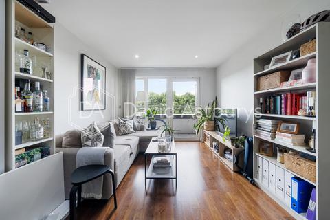 1 bedroom flat to rent, Lough Road, Islington, London