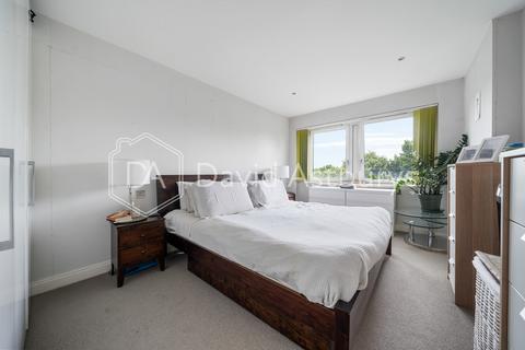 1 bedroom flat to rent, Lough Road, Islington, London