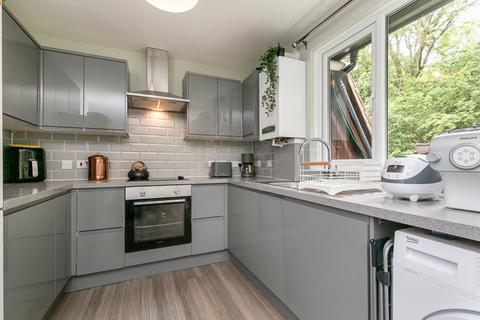 117 Abbeyfields Close, London, NW10 7EG