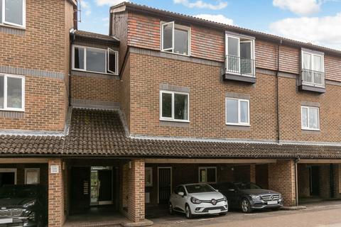 117 Abbeyfields Close, London, NW10 7EG