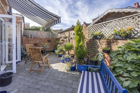 15 Meadowbrook Road, Dorking, RH4 1DH