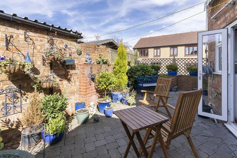 15 Meadowbrook Road, Dorking, RH4 1DH