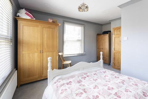15 Meadowbrook Road, Dorking, RH4 1DH