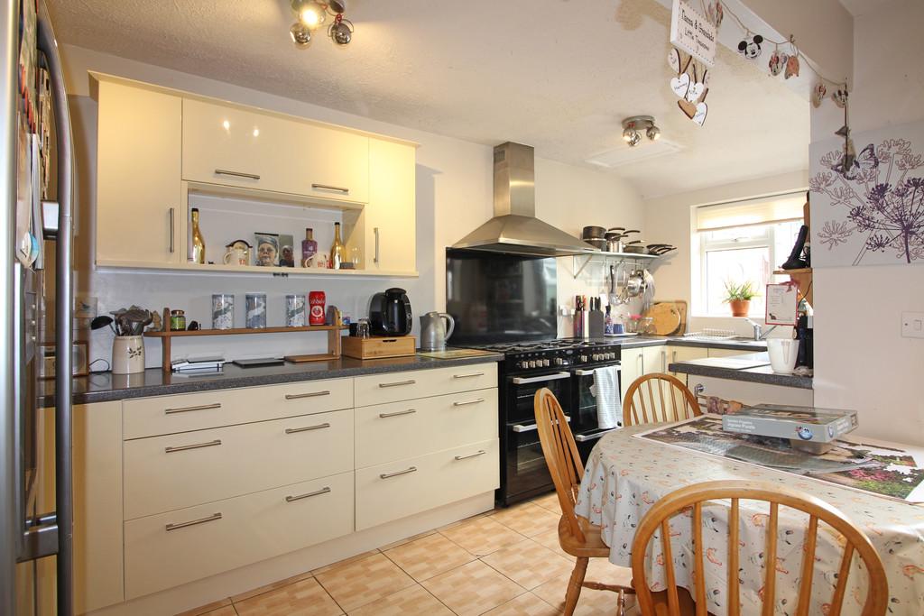 Bradfield Road, North Walsham 5 bed semidetached house £375,000