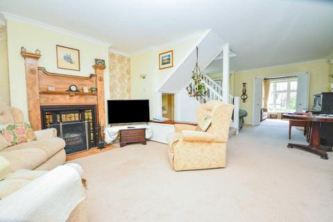 4 bedroom detached house for sale - Northdown Way, Margate
