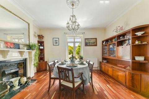 96 Plumstead Common Road, Plumstead, London, SE18 3RE