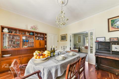 96 Plumstead Common Road, Plumstead, London, SE18 3RE