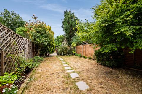 96 Plumstead Common Road, Plumstead, London, SE18 3RE