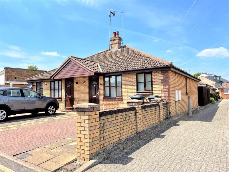 Cherry Blossom Close, Old Harlow 2 bed semidetached bungalow £325,000