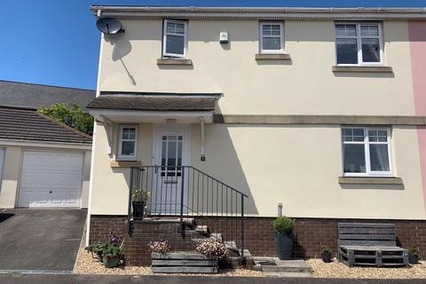 3 bedroom end of terrace house to rent, Holly Close, Newton Abbot