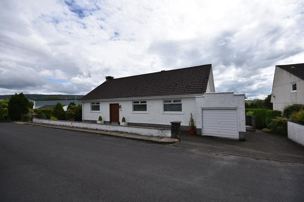 Clearmount Avenue, Newmilns, KA16 3 bed detached bungalow £199,995