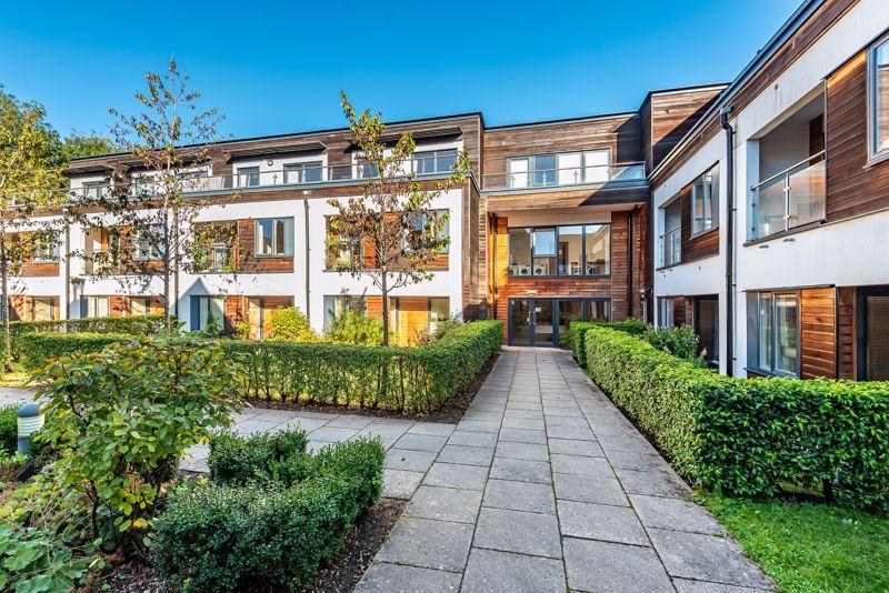 Wispers Park, Haslemere 2 bed retirement property to rent £1,550 pcm