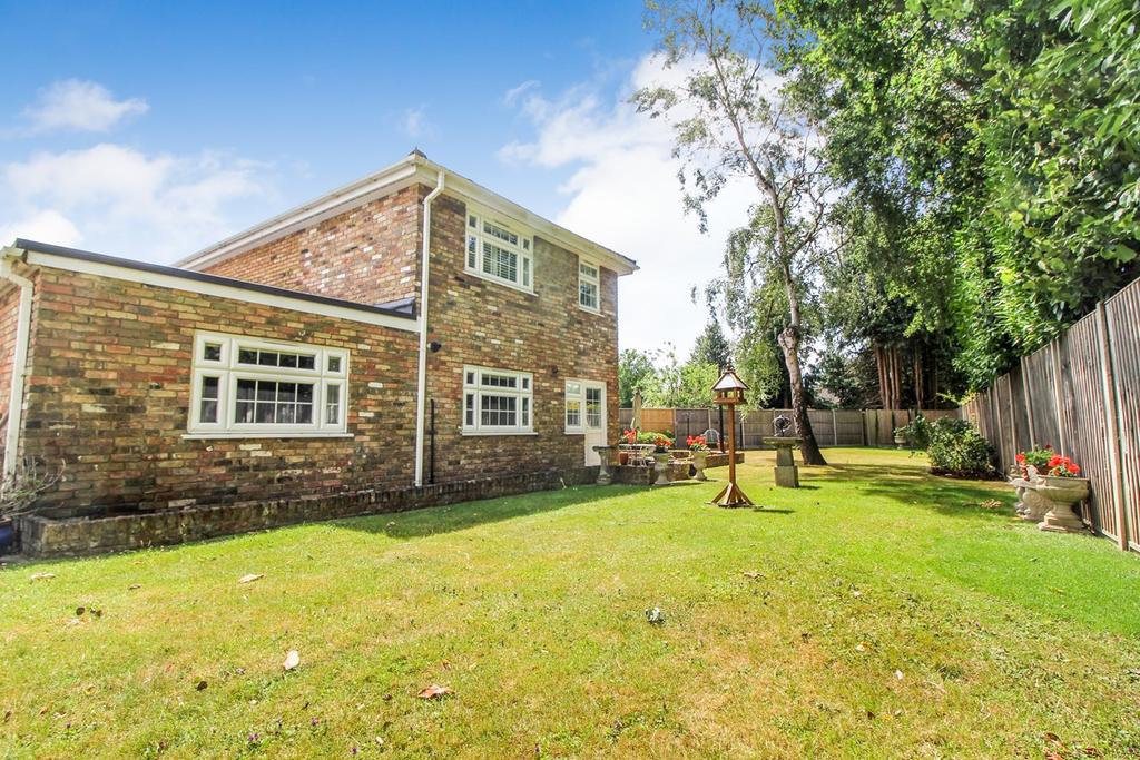 The Birchwoods, Tilehurst, Reading, RG31 4 bed detached house £800,000