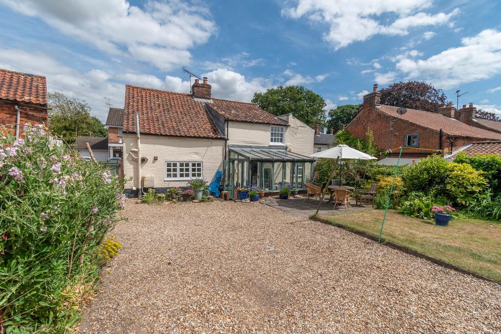 Wells Road, Fakenham, NR21 3 bed detached house £385,000