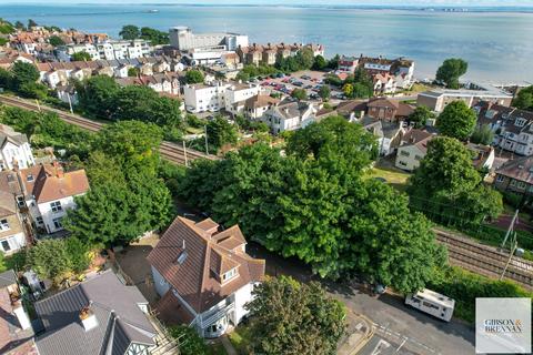 Flat 4, 4 Cossington Road, Westcliff-on-sea, SS0 7NJ