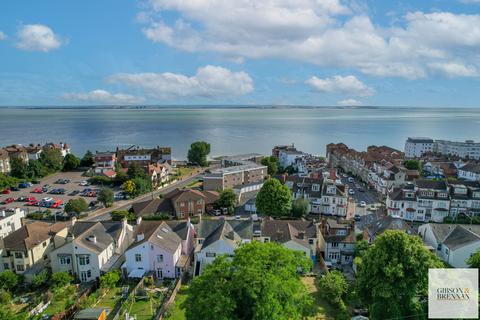 Flat 4, 4 Cossington Road, Westcliff-on-sea, SS0 7NJ
