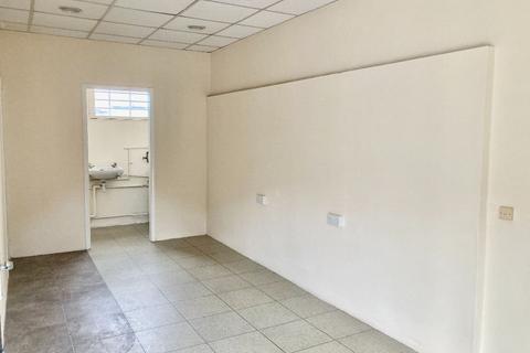 Property to rent - Boxmoor Road, Collier Row