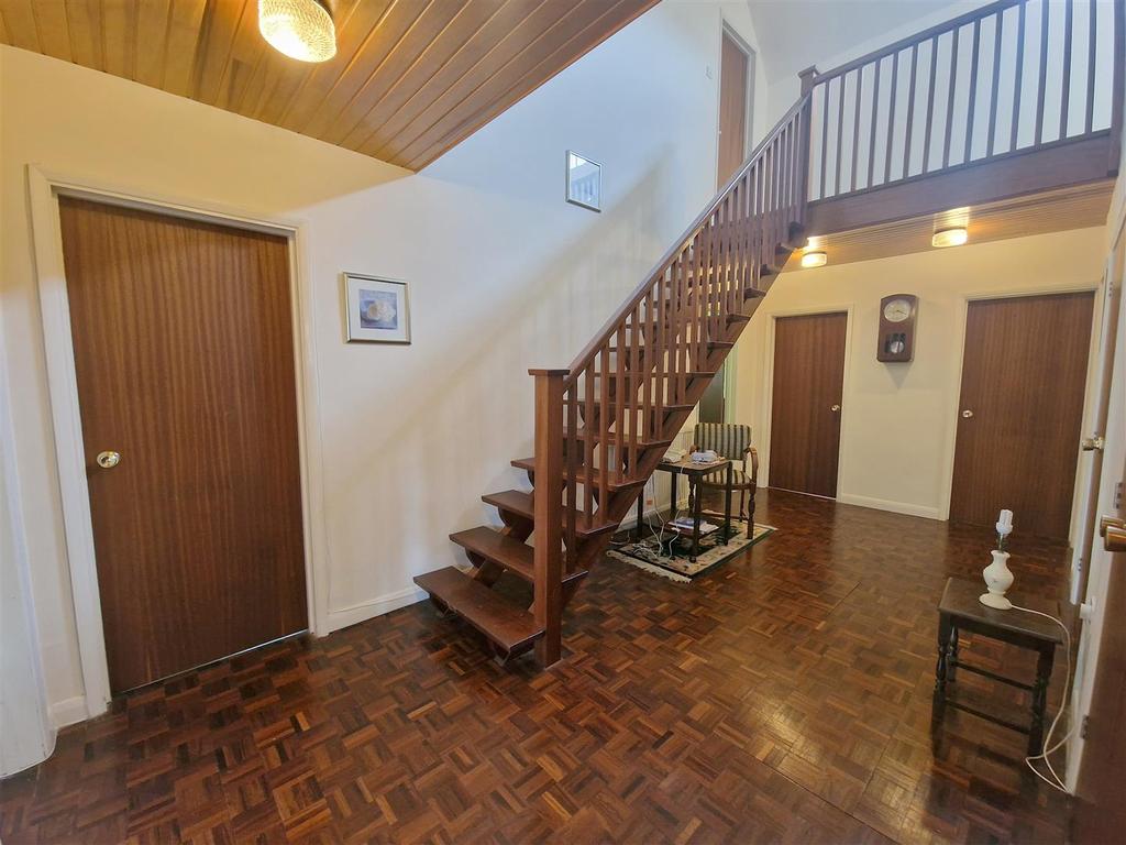 Hallway.jpg