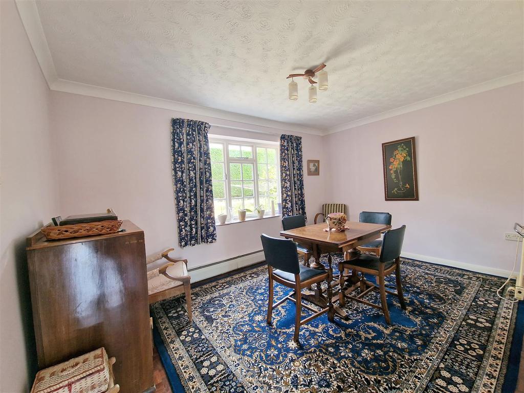 Dining room.jpg