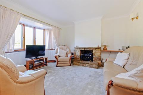 3 bedroom semi-detached house for sale - Pean Hill, Whitstable