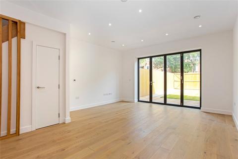 4 bedroom terraced house to rent, Caird Street, London, W10