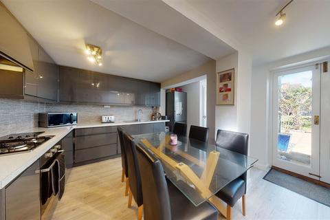 15 Kent Road, Folkestone, CT19 4NT