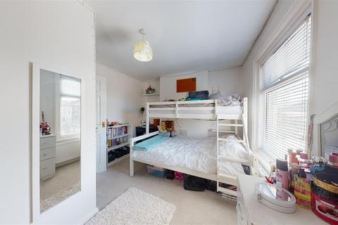 15 Kent Road, Folkestone, CT19 4NT