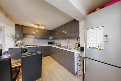 15 Kent Road, Folkestone, CT19 4NT