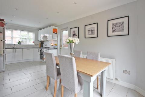 18 Long Meadow, Great Notley, Braintree, CM77 7WD