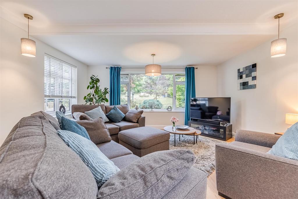 Burgh Wood, Banstead 3 bed detached house £1,000,000