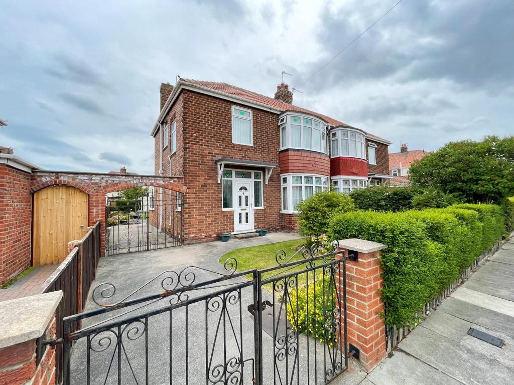 Ventnor Avenue, Brooke Estate... 3 bed semidetached house £125,000