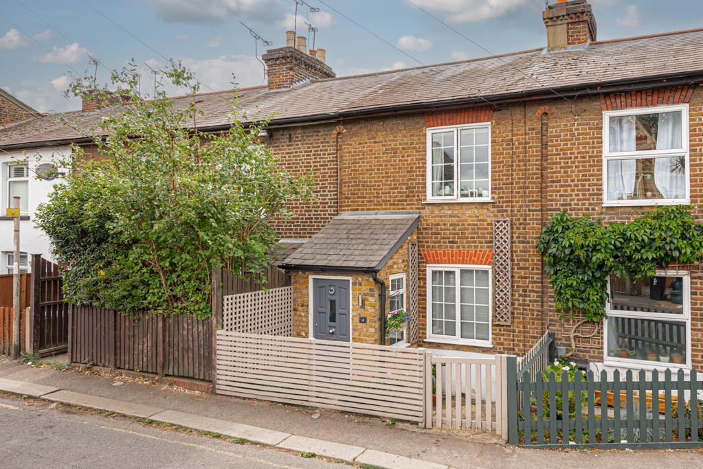 Church Road, Epsom 2 bed terraced house £450,000