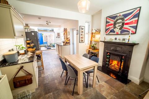 3 bedroom terraced house for sale - Colenso Street, York