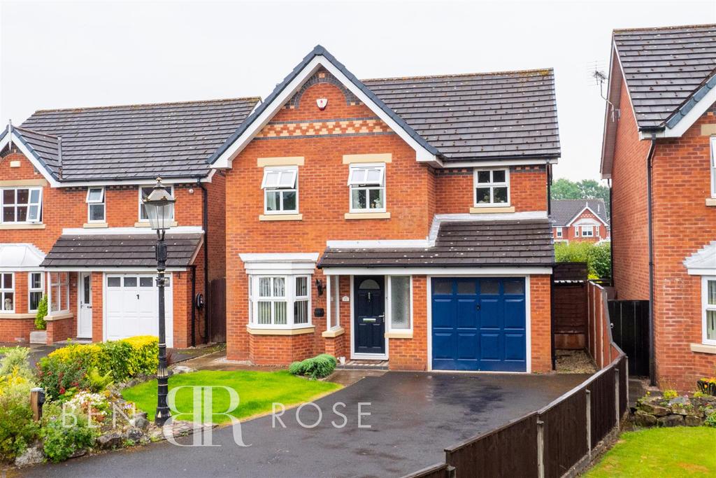 Victoria Park Avenue, Leyland 4 bed detached house £290,000