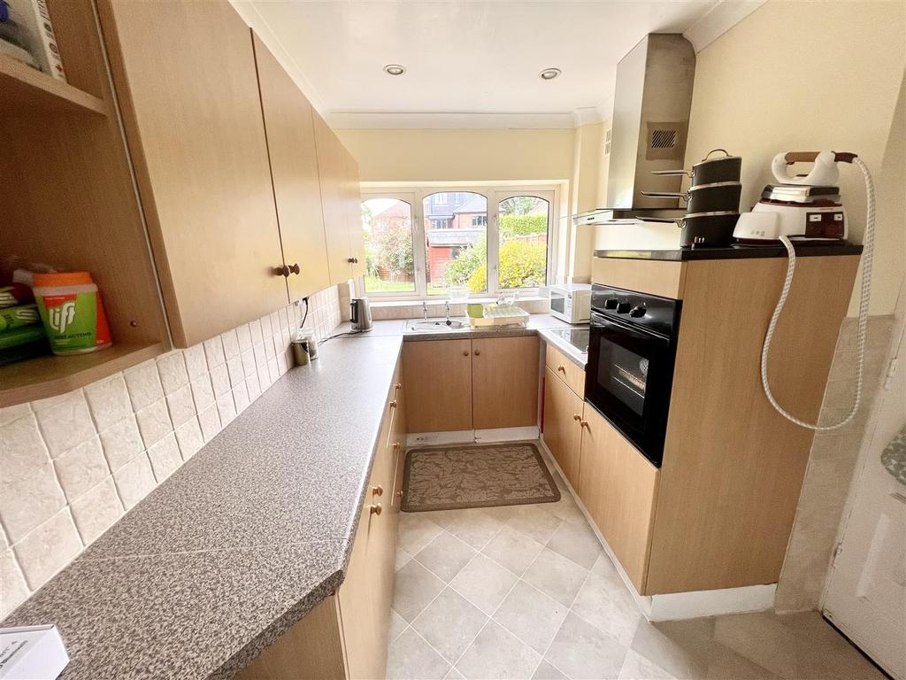 Fieldon Close, Shirley, Solihull 3 bed semidetached house for sale £