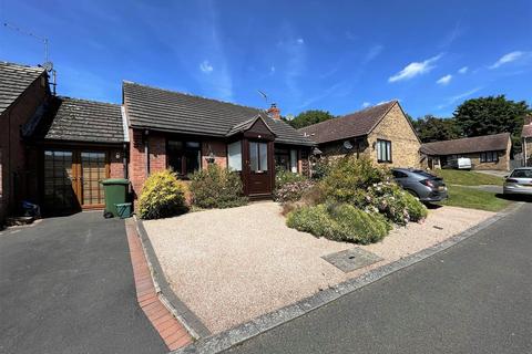 2 bedroom detached bungalow for sale - Meadow Crofts, Bishops Itchington, Southam