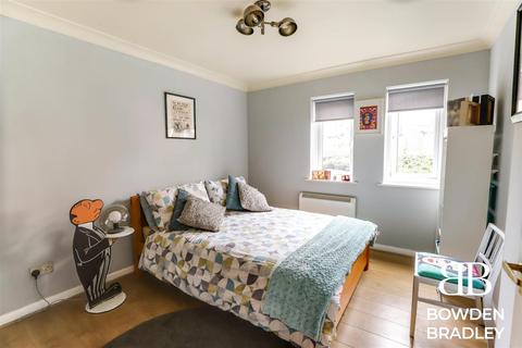 1 bedroom flat for sale - Victory Road, Wanstead