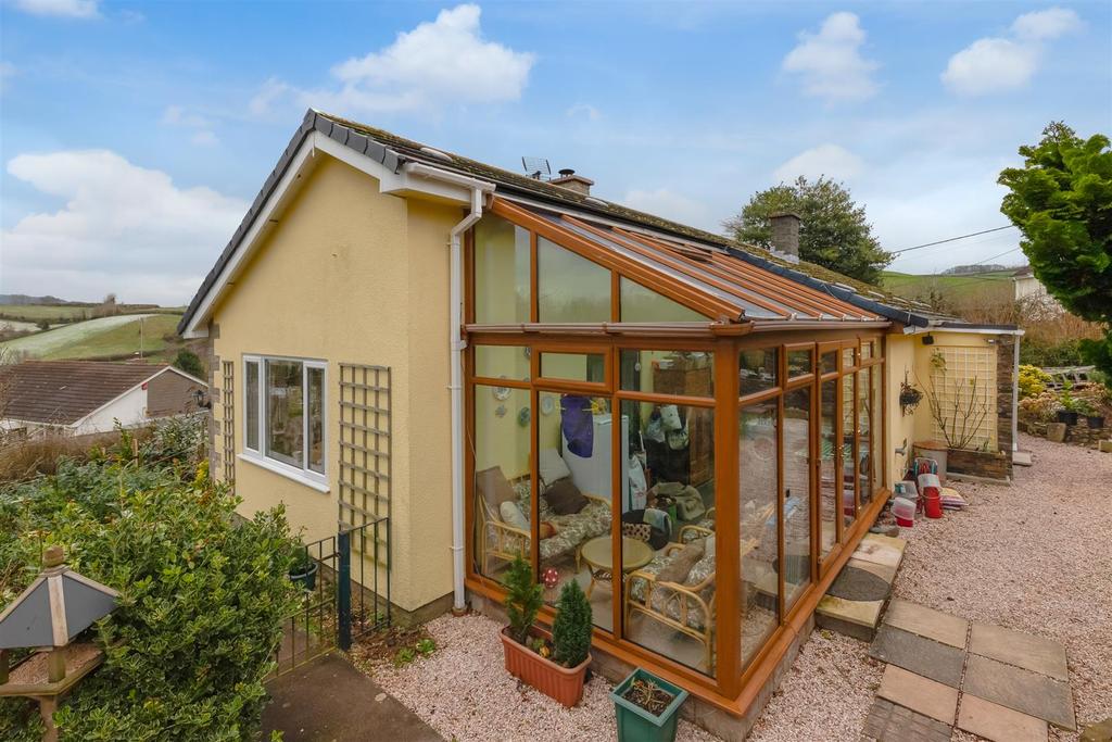 A 6 - Netherton, Redland Lodge - 210211.jpg