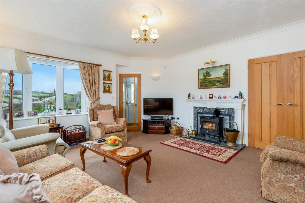 A 21 - Netherton, Redland Lodge - 210211.jpg
